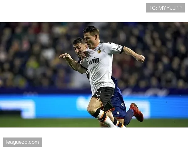 严重犯规判定标准：裁判如何区分鲁莽、恶意与暴力动作