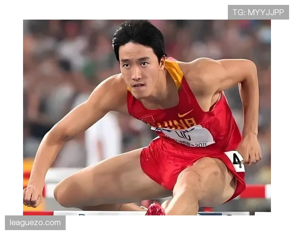 刘翔去菜市场推着一车鞋盒，旁边阿姨数着单子像在点股票