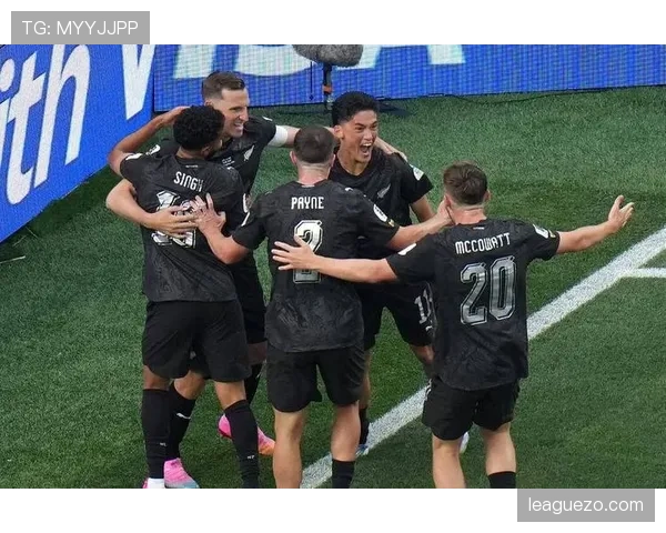 新西兰2-2伊朗后，马克斯·克罗科姆门前表现争议